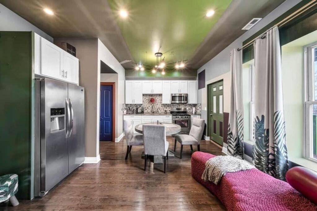 The Penthouse @ Luxro Apartment Чикаго Екстериор снимка